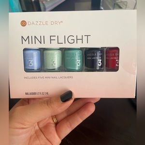 Dazzle Dry mini flight - assorted colors.